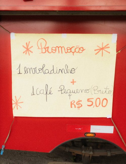 Ponto comercial nos acessos da Estação Niterói.