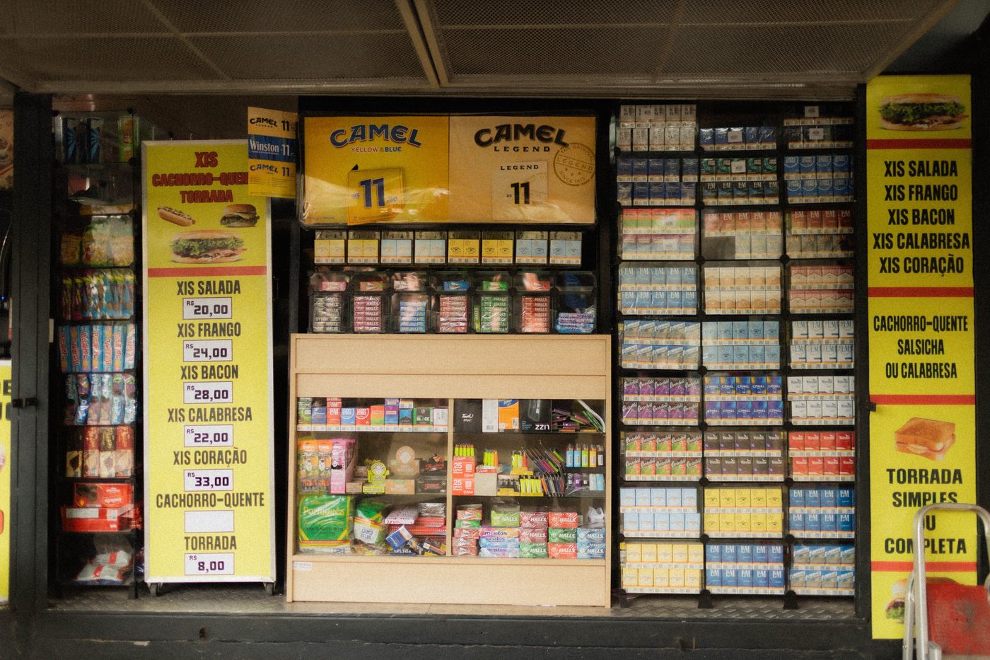 Balcão de banca de alimentos em Canoas.