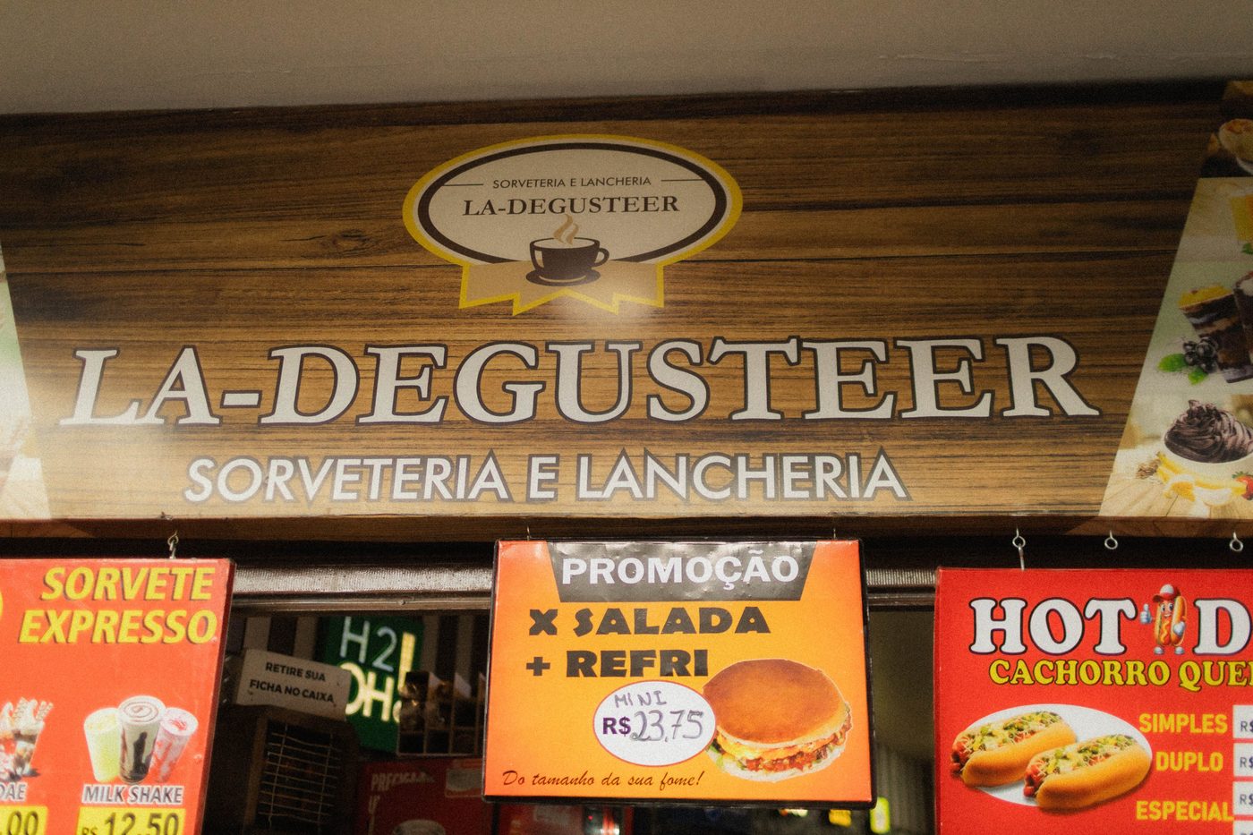 La Deguster, em frente ao Paradão de Canoas.